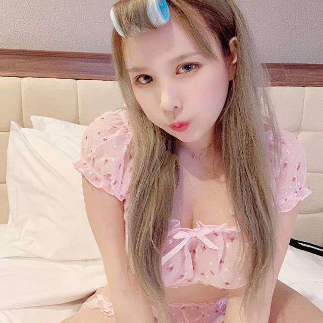 同学的可爱女友糖糖再次3P(最新)