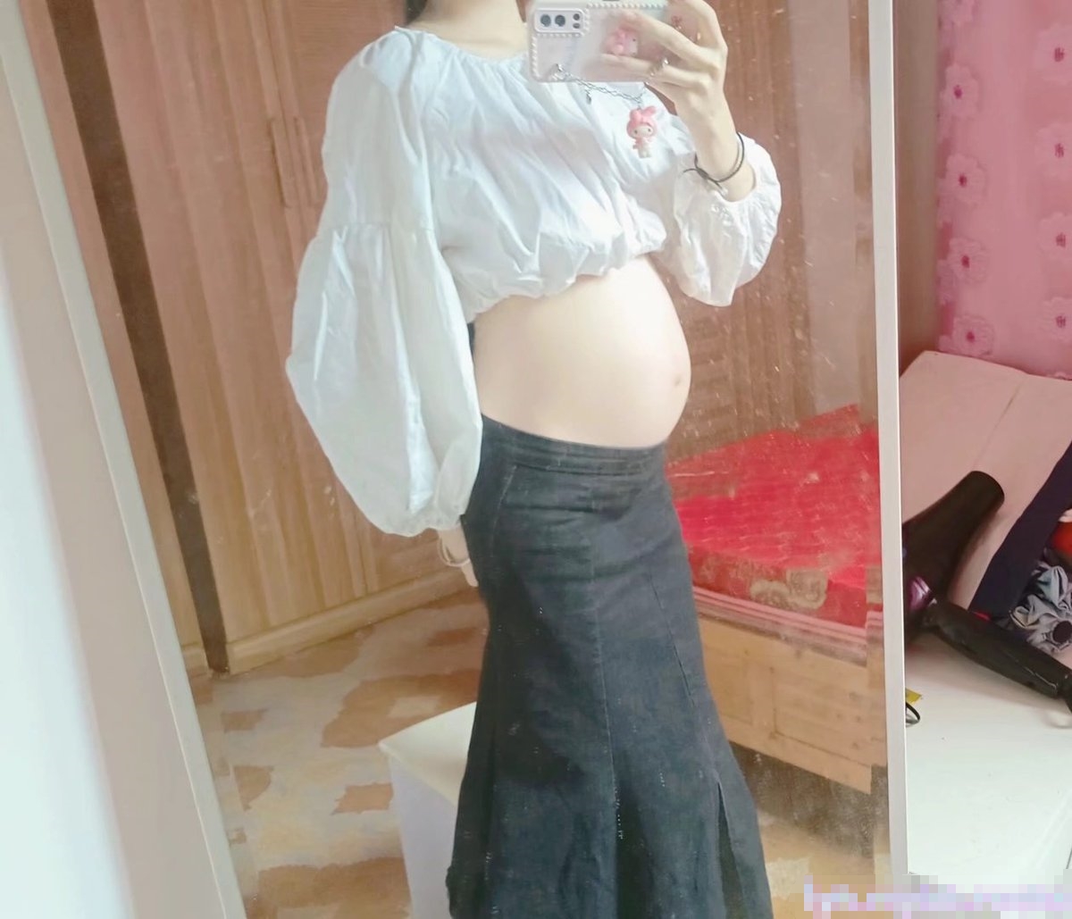 竟然有人问我怀孕后期有没有做过爱 肯定的因为怀孕时女人的性欲会比平常高好几倍,我都是女位