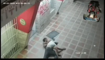 【门事件】 真实印度轮干影像❤️深夜街道上女人被无情强干，女人激烈反抗失败，被无情猛艹！
