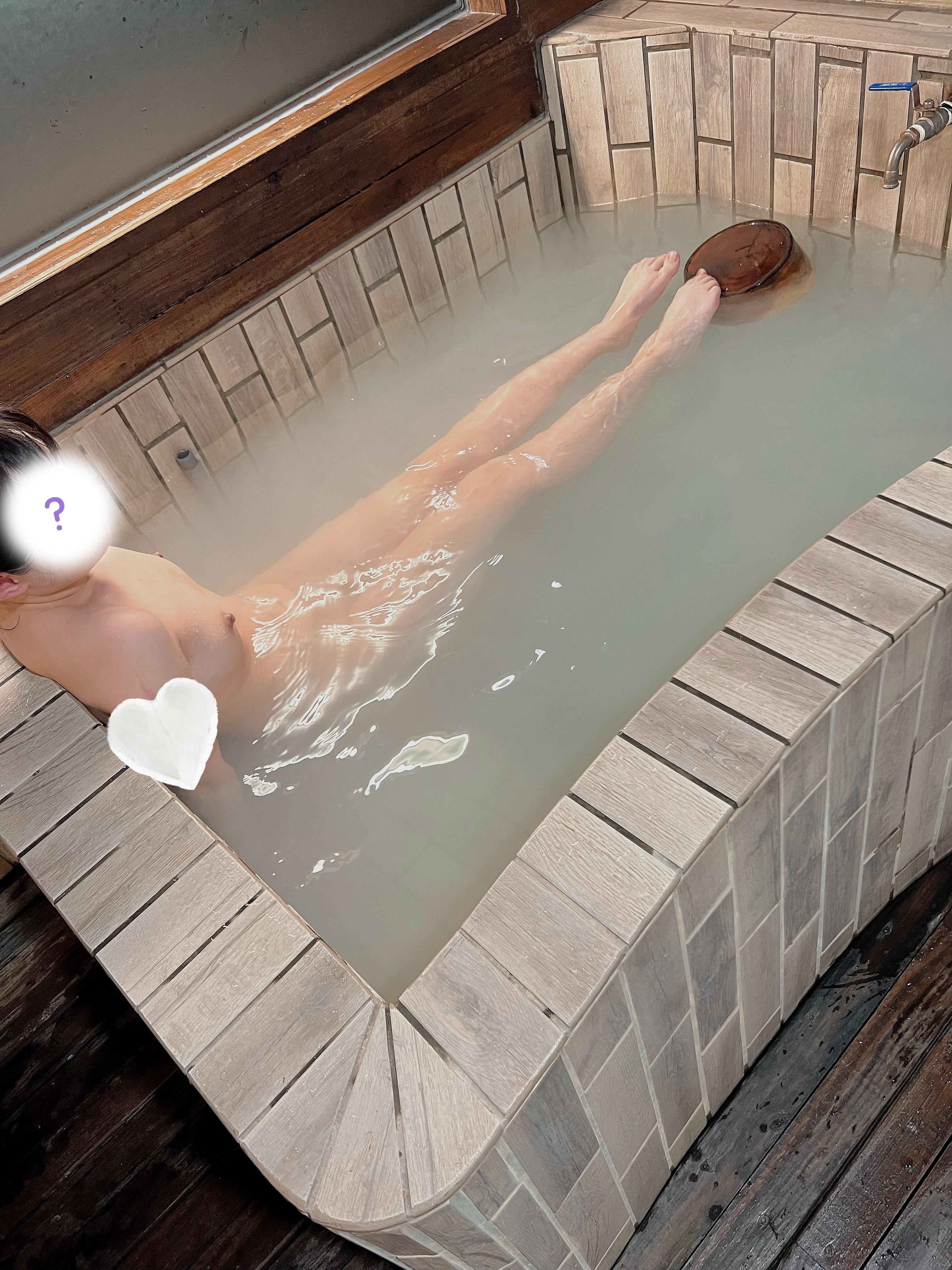 出差嘛难免有需要，只能未经男友允许下在榻榻米上偷吃了