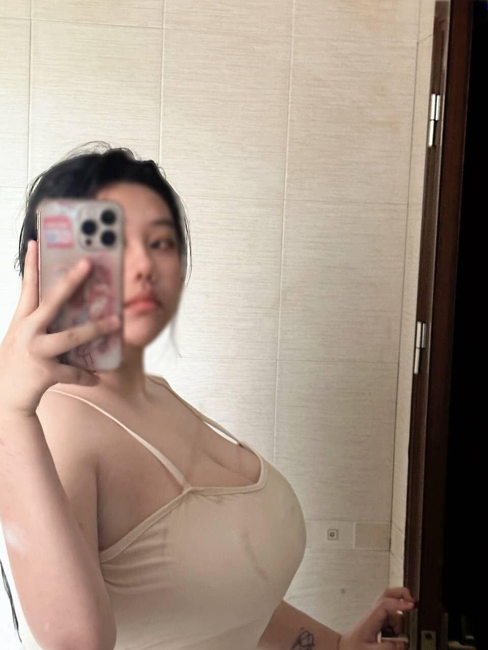 七夜千寻 极品童颜巨乳反差母狗性爱啪啪泄密