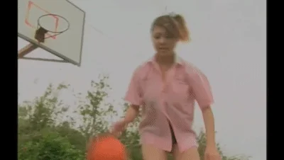 台W性感女星第一巨乳熊熊❤️卓毓彤❤️早期打篮球全裸视频流出！