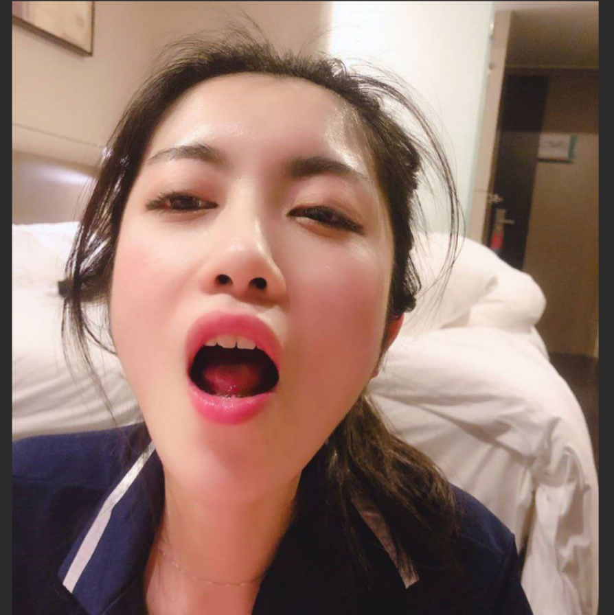 黑龙江大庆英语老师张玖婚内出轨！被情夫扣的话都说不出来！爽的直夹腿
