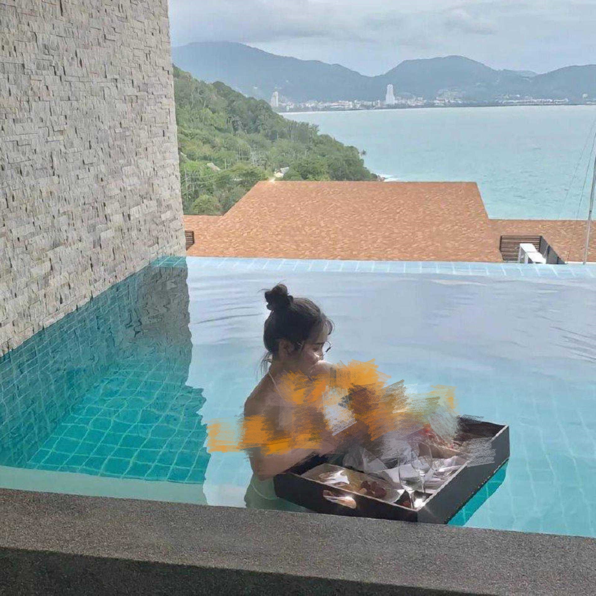 曝光上海浦东反差婊李思彤 下海做高端伴游 被金主爸爸无情的调教！