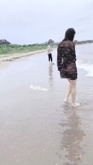 推特极限露出，长腿女神【浅浅GI9ZA】订阅，人前，公共场合，各种社死露出，诱惑农村老头