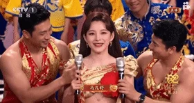 ❤️猎奇❤️感受科技的力量-春晚主持人马凡舒脱衣露美乳！