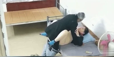 ❤️猎奇❤️养老院大爷和大妈的爱情故事，超爽偷情啪啪，激情十足，大战刺激，爽翻天！
