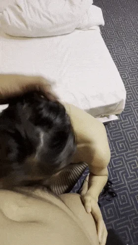 极品杭州骚妻【红烧狮子头】推特福利，超大胆，儿子还在身后，被操后入牛逼Plus