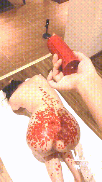 SM顶级调教大神调教侮辱啪啪各路反差母狗，把平时生活中的傲娇女神调教成精厕母狗 任人玩弄羞辱！