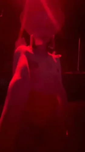 ❤️猎奇❤️俄罗斯海参崴夜店裸舞现场，男人的天堂，不少中华男儿在哪里体验毛妹的快乐呀！