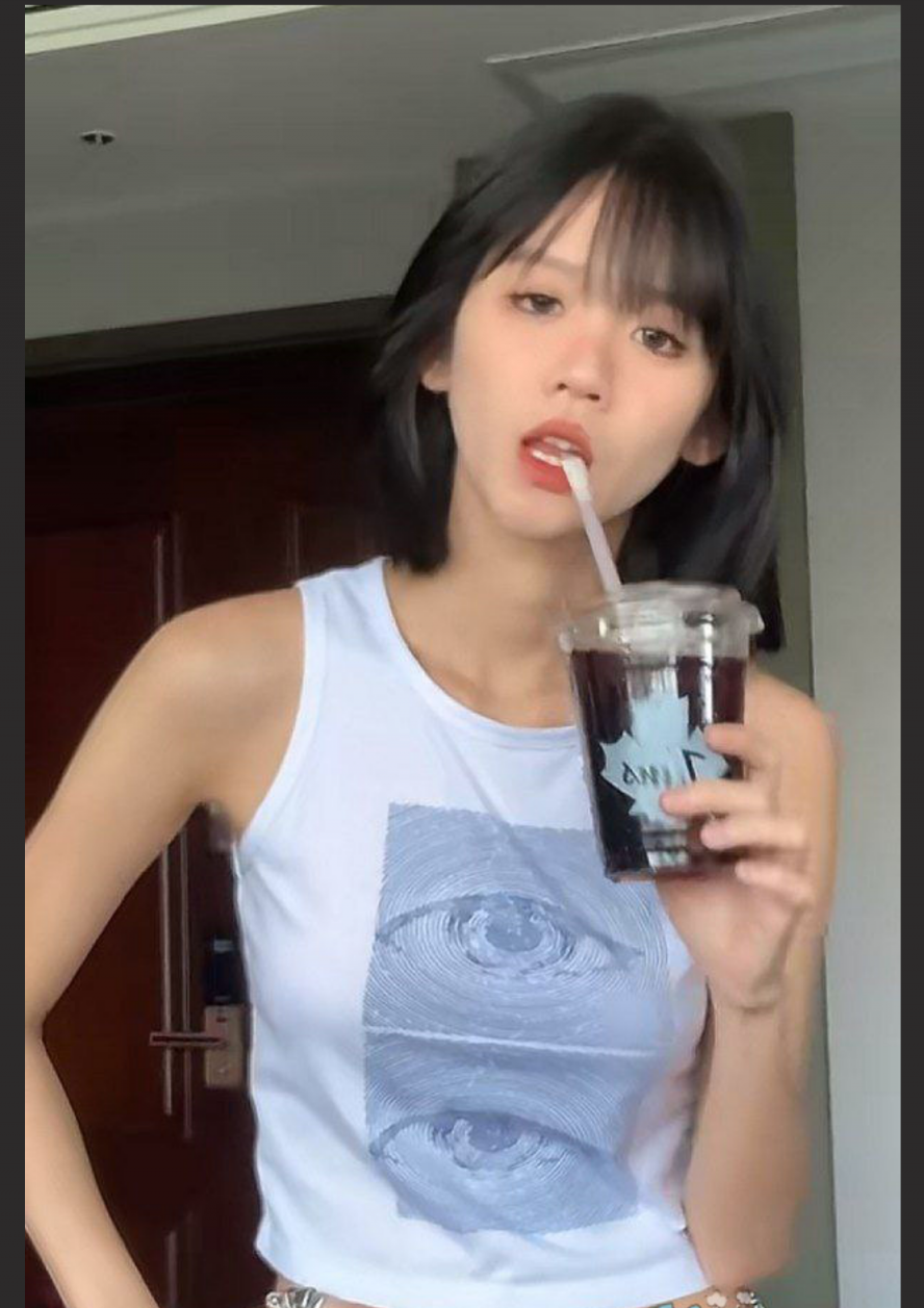 抖音纯欲天花板痱子哭哭恋情破裂私密视频流出！10分钟独家完整版～聊天记录的只是节选