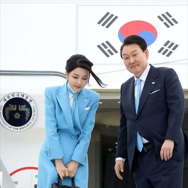 尹锡悦妻子金建希：40岁嫁年长12岁丈夫，身为第一夫人争议不断