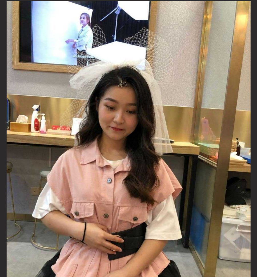 真实人妻出轨 山西太原某国企办公室文员 刘琴 订婚当晚都要背着老公跑去和情夫偷情