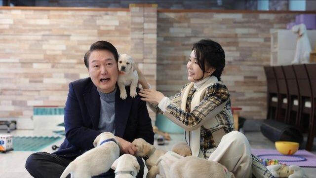 尹锡悦妻子金建希：40岁嫁年长12岁丈夫，身为第一夫人争议不断