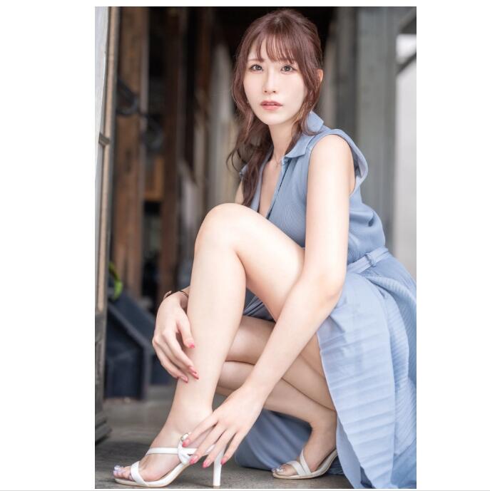 3 月超绝新人来袭！前赛车皇后转战特殊影视，这身材绝了！
