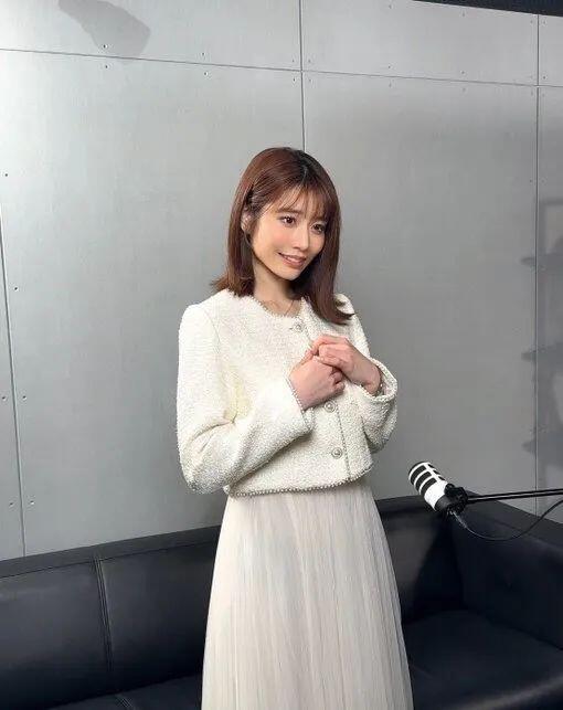 男友面前偷偷和欧吉桑调情！这是河北彩伽最强NTR企划！