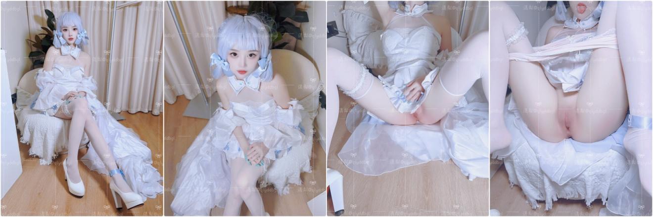 超美颜值 大长腿美少女『清梨』美颜拍逼无懈可击！少女胴体让人流口水 粉嫩小穴湿粘淫汁，掰开小穴求草