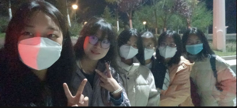青海师范大学母狗李娇娇，极品眼镜巨乳母狗，喜欢露出 可以在宿舍后入她！是任人蹂躏的婊子