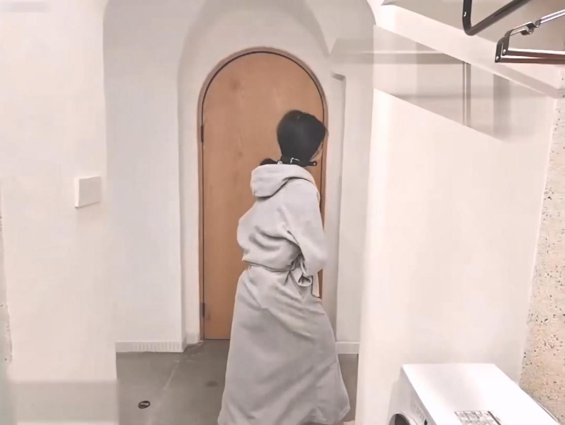 电梯里的KS训练和马路旁露台调教！激发高颜值极品超嫩萝莉M属性，后入中出绝叫高潮