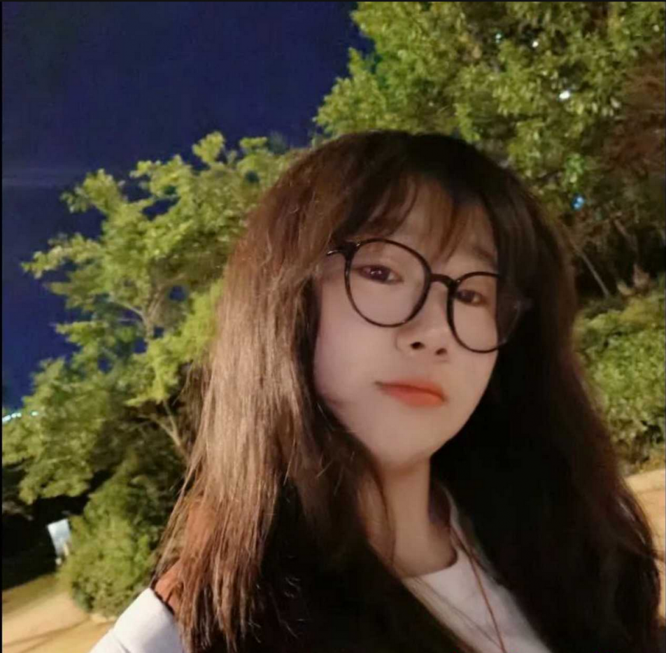 青海师范大学母狗李娇娇，极品眼镜巨乳母狗，喜欢露出 可以在宿舍后入她！是任人蹂躏的婊子