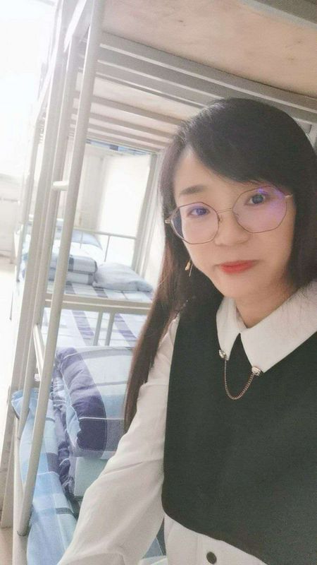 骚眼镜英语老师裸聊