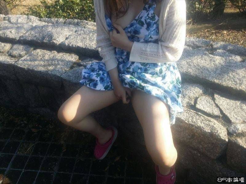 少妇喜欢户外露出特别有感觉