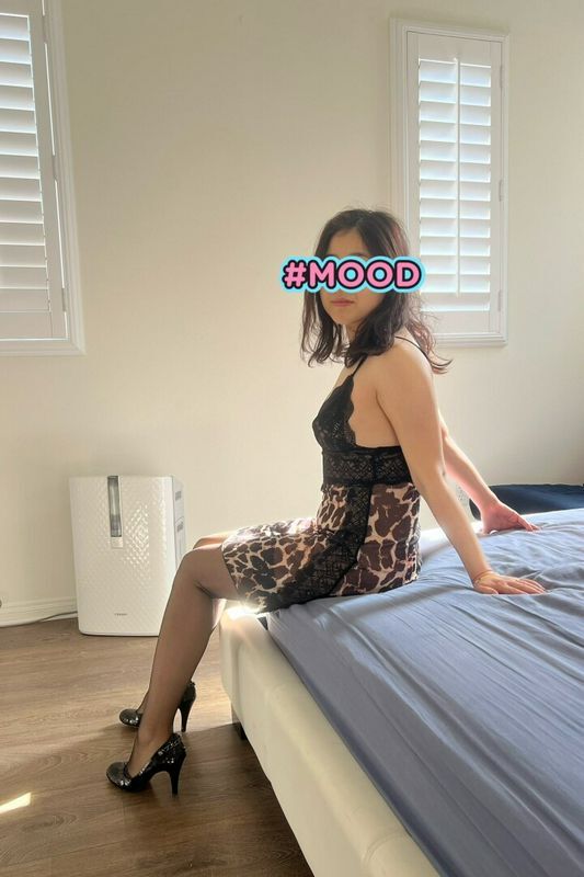 太有感觉了，这人妻得让多少孟德综合症，开始有症状