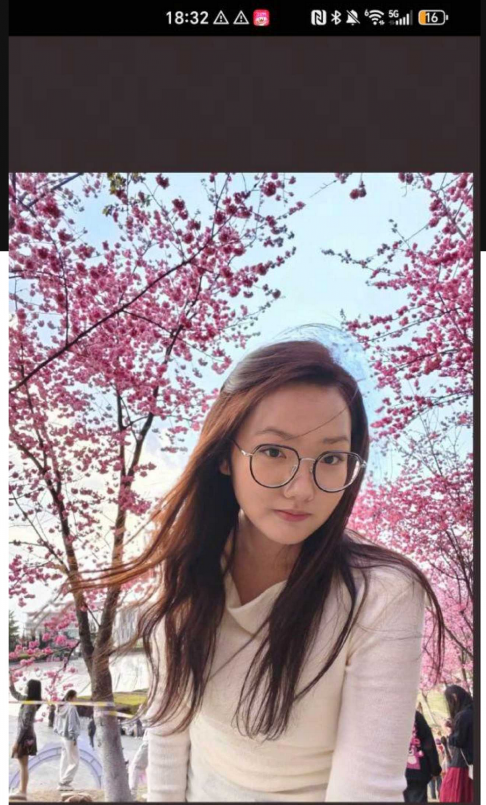 滇西应用技术大学 女大学生 何一婷 网聊约炮被曝光，想玩两根几把，喜欢网上约炮聊刺激！