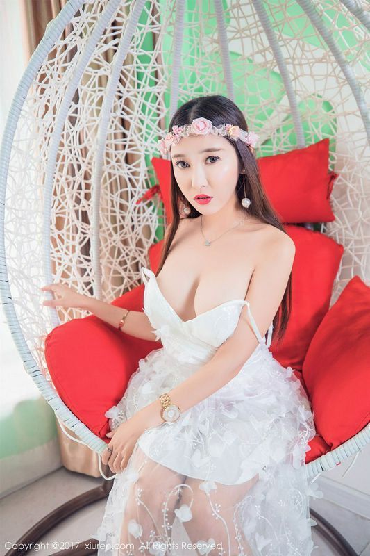 千娇百媚李梓熙洁白婚纱美不胜收