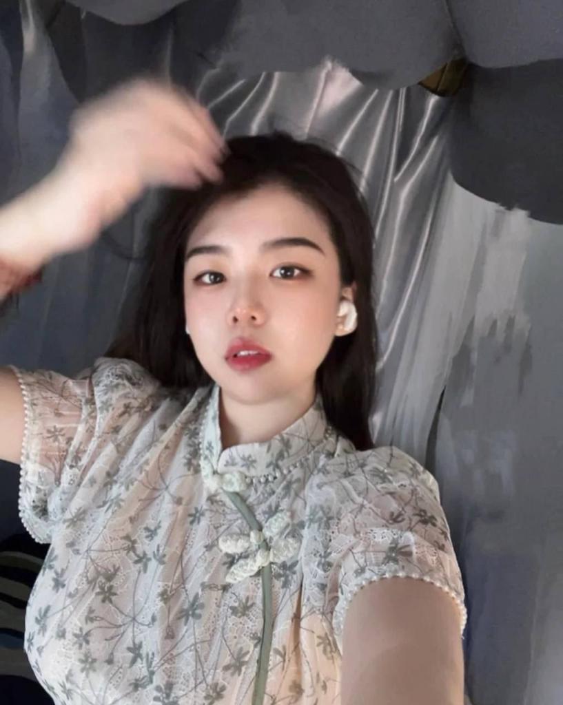 华南农业女大学生被包养 骚穴又嫩又肥，插着真舒服 口活也特别好 跪着给我舔鸡巴