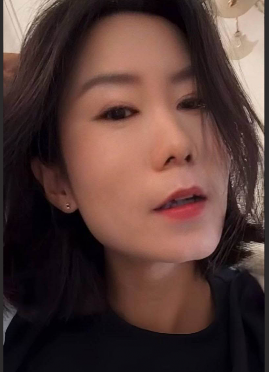高校女校长勾引学生 私拍小视频被家长群曝光 被学生当母狗狠狠乱操 反差感直接拉满！