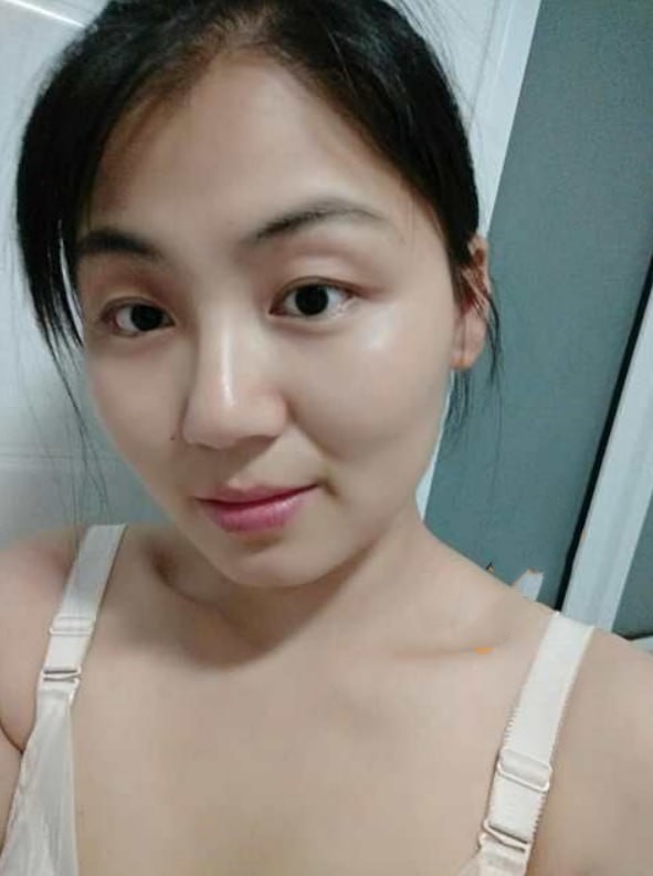 郑州新概念英语老师王娟Lucy 私下反差母狗 玩车震给主人吃鸡巴被口爆！