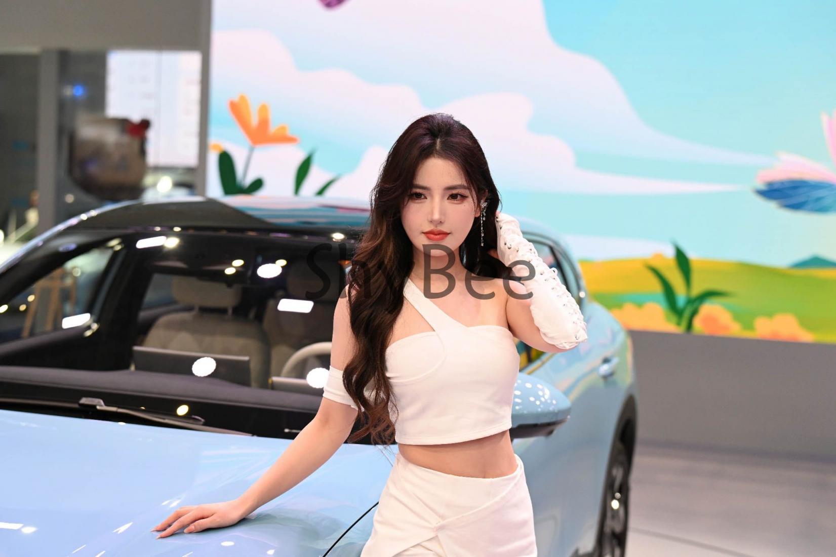 2025上海车展车模——鹿鹿鹿