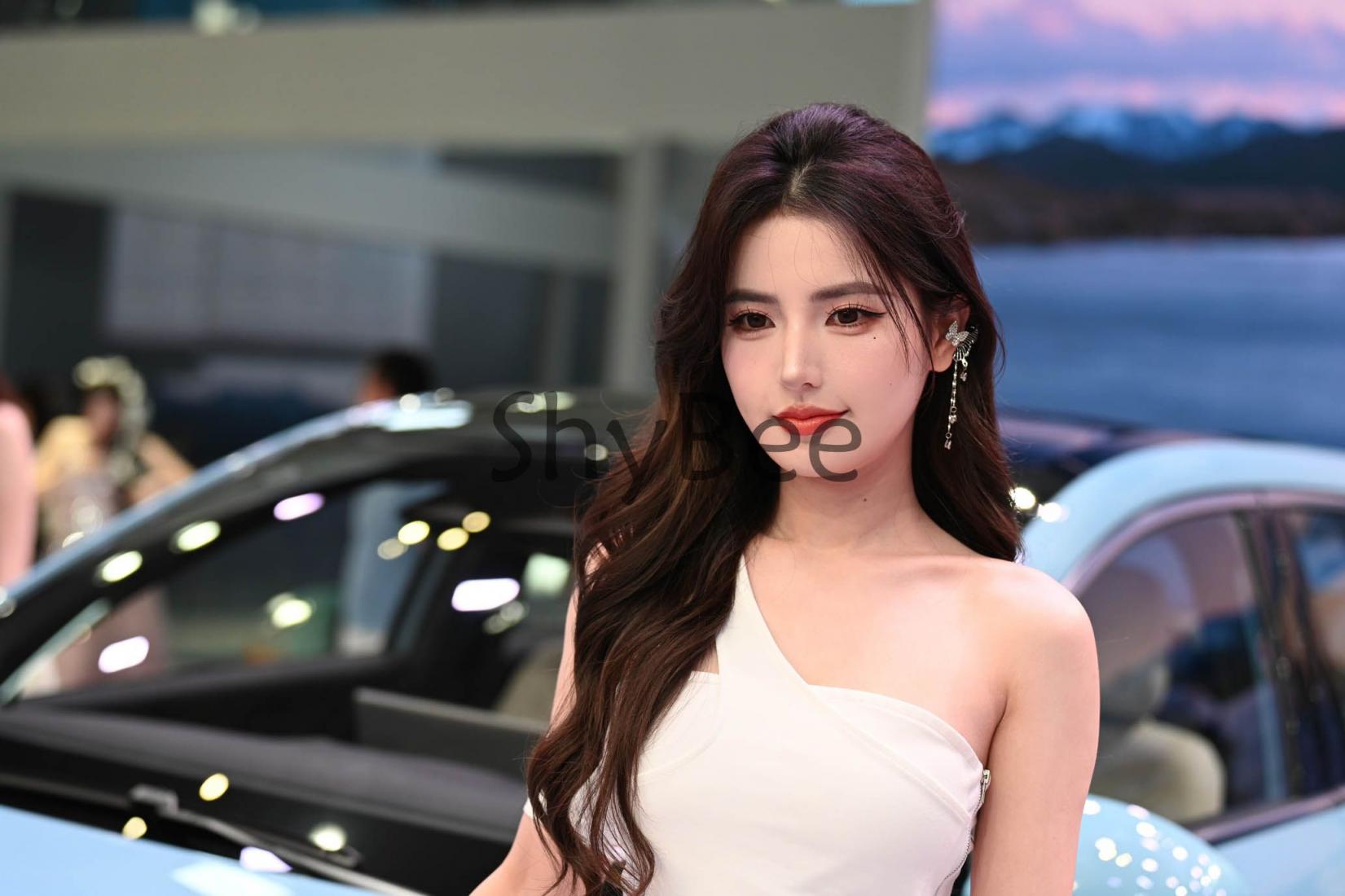 2025上海车展车模——鹿鹿鹿