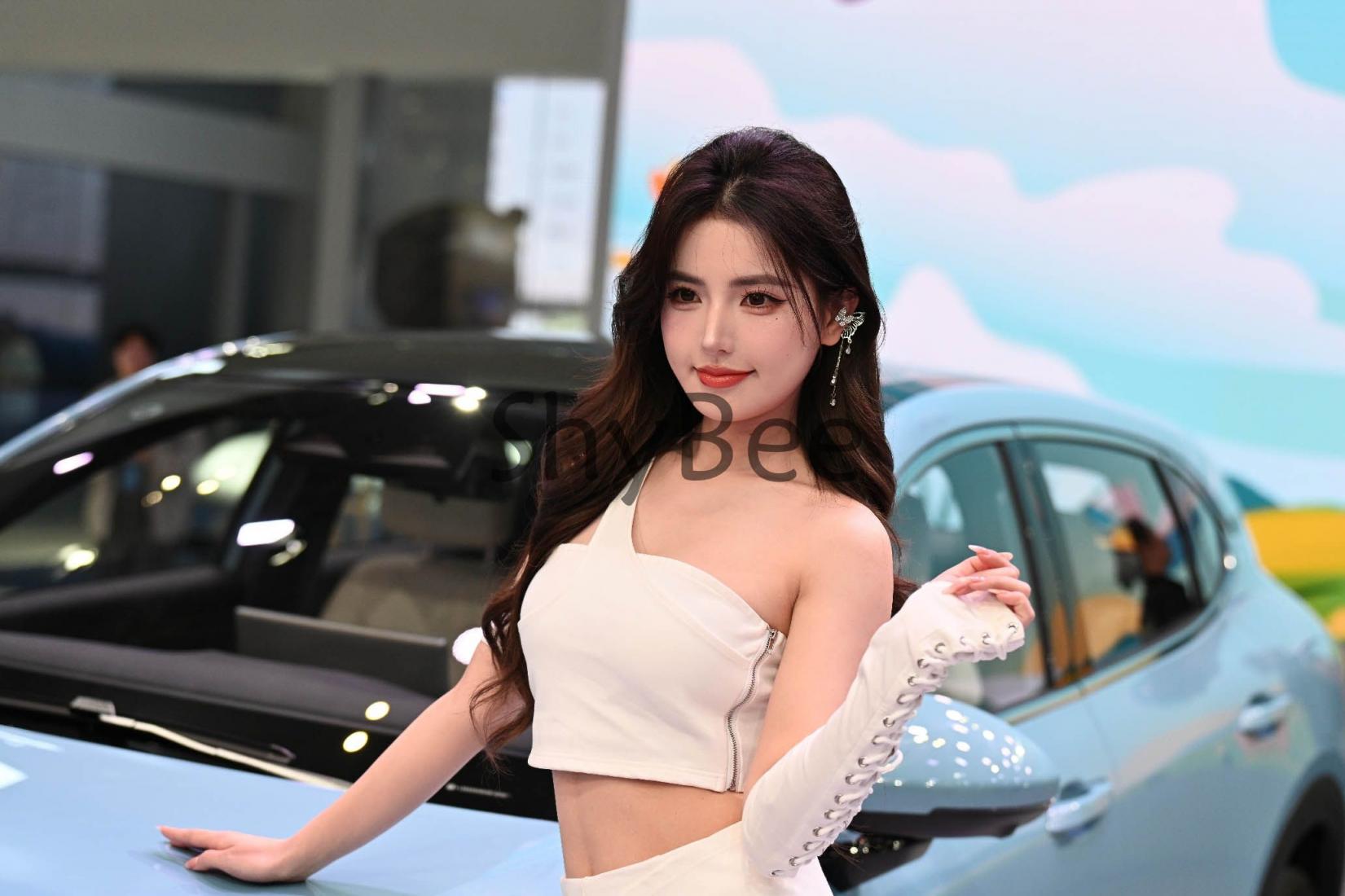 2025上海车展车模——鹿鹿鹿