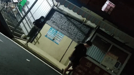 【猎奇资源砂舞厅的激情】昆明舞厅内的淫乱抓奶抠逼爱情就从舞厅开始❤️站炮偷情摸奶炮 性乱爆炸