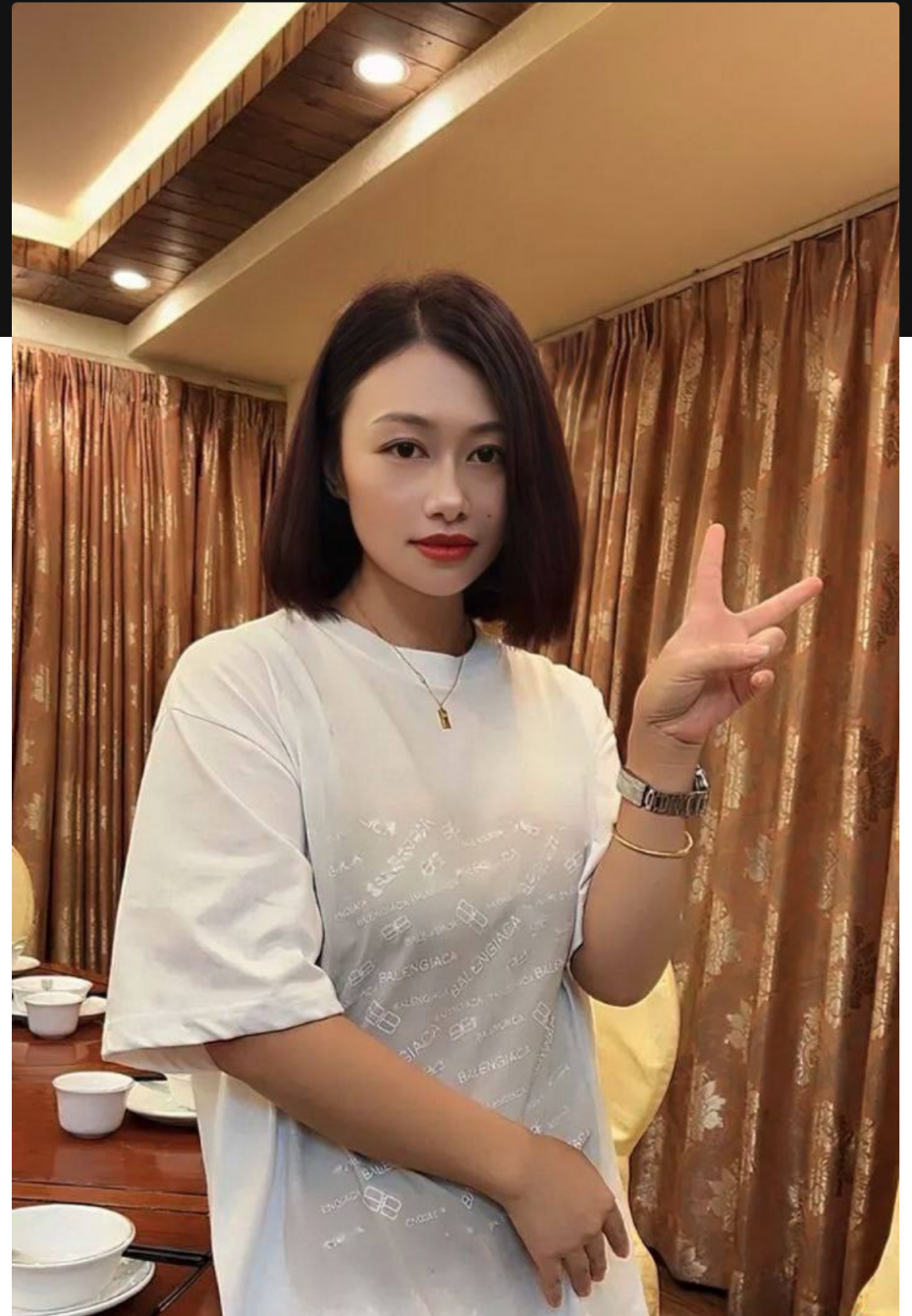 北京小学教师熟女偷情：酒店约炮 口交自摸，40岁骚妇后入高潮不断淫水超多～