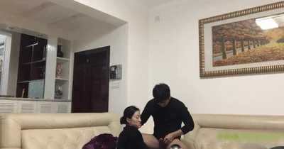 极品少妇✨家中约艹炮友自拍，先超爽口交，后主动骑乘，被各种狂怼艹逼，激情不断！
