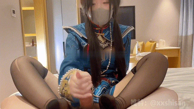 粉穴萝莉COSER星星和爸爸的淫靡日常「星十三」玉玲珑的手交服务“知道错了吗？”“呜呜呜，知道了！”