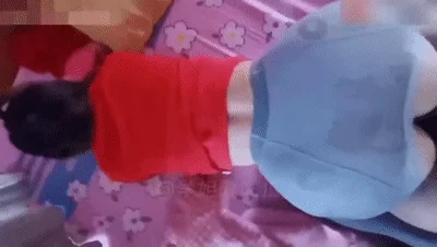 真实乱伦女婿婚房操丈母娘，在女儿婚房和女婿乱伦N次！吃鸡无套狂艹，羡慕这个女婿呀！
