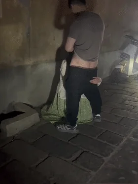 ❤️猎奇❤️青州古城深夜炸裂！一对情侣胆大包天，竟在古街小巷上演“活春宫”！