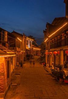 ❤️猎奇❤️青州古城深夜炸裂！一对情侣胆大包天，竟在古街小巷上演“活春宫”！