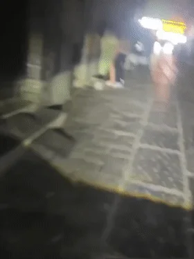 ❤️猎奇❤️青州古城深夜炸裂！一对情侣胆大包天，竟在古街小巷上演“活春宫”！