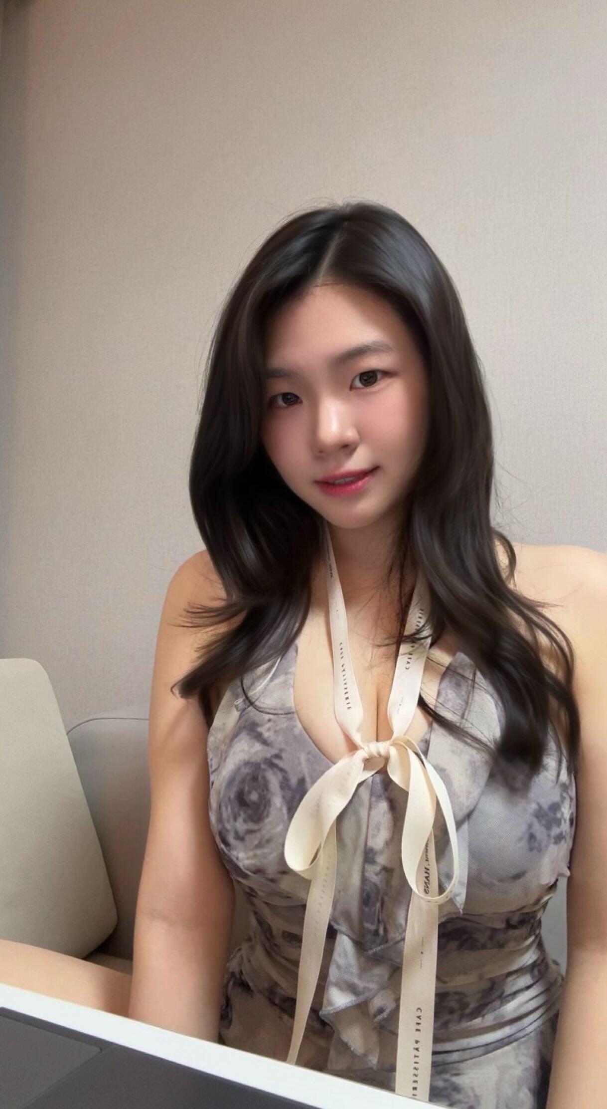 漂亮的單眼皮女子《자연 Nature》清秀氣質滿分！豐滿歐派更是頂級！