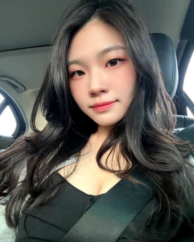 漂亮的單眼皮女子《자연 Nature》清秀氣質滿分！豐滿歐派更是頂級！