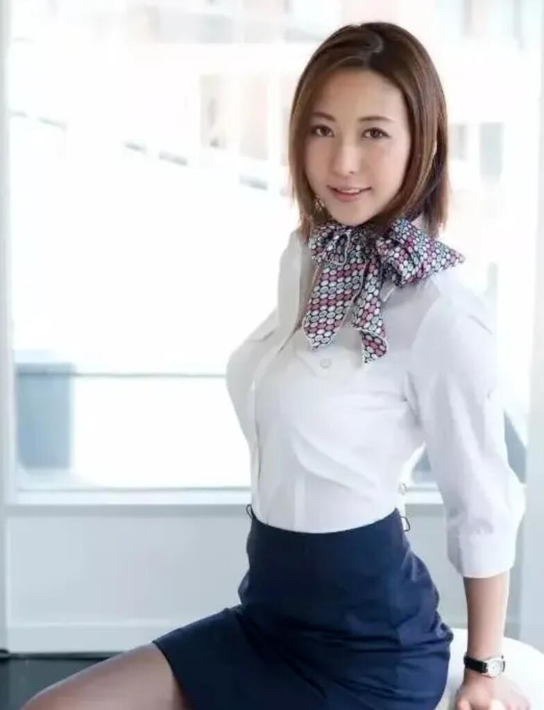偶像艺人在她们面前都会羞愧，业界十位颜值容貌的极品女神！