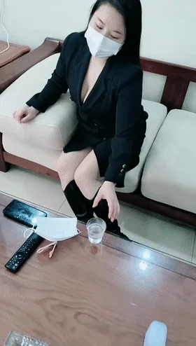 【剧情演绎】小少妇来家做客❤️直接下春药让她欲火焚身，趁机直接拿下一顿凶猛狂艹，让她爽歪歪！
