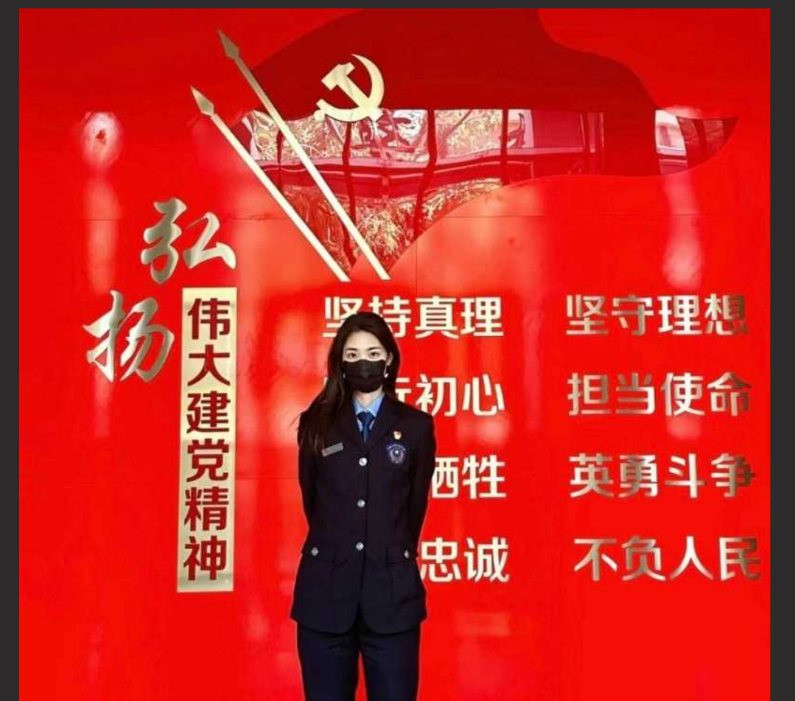 又一美女警花被曝光  最美警花张津瑜接班人李雨涵沦为富人的警犬母狗 6段不雅视频流出！