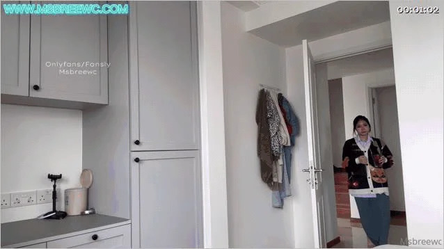 露出裸聊约炮操人妖…搞黄色我是认真的！韩国BBW系巨乳肥臀一线天极品馒头粉鲍「Msbreewc」