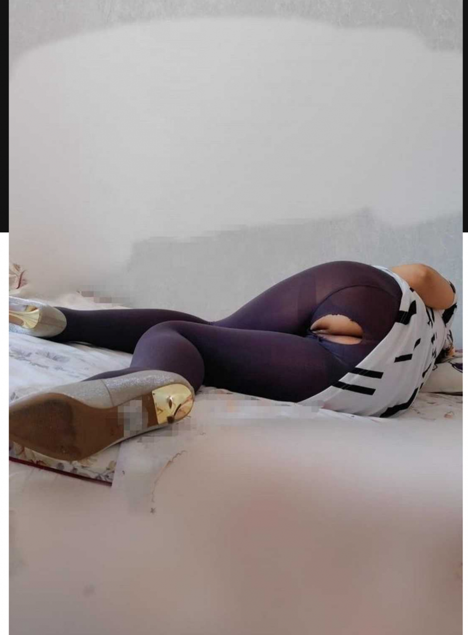 领导贺主任醉酒尿湿裤衩，回家猛插爽射满身，床上狼藉反差骚 射了领导满满的一屄精